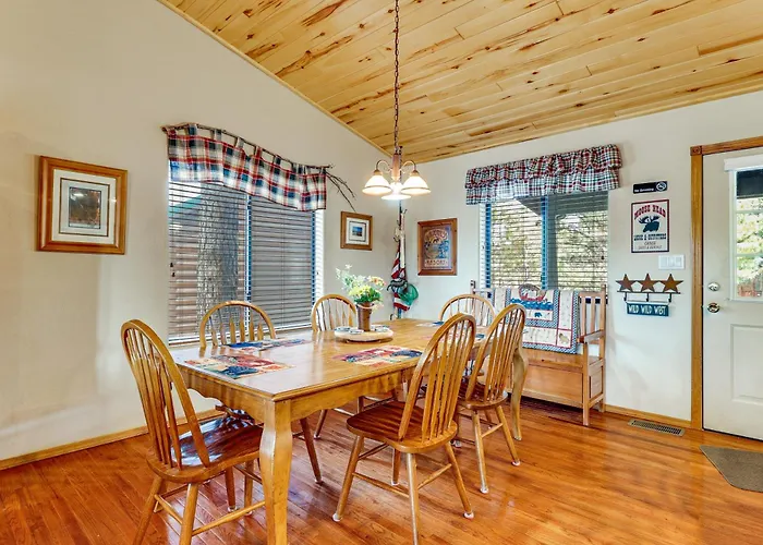 Hike, Fish & Enjoy Pond On-site: Bison Ranch Holiday home