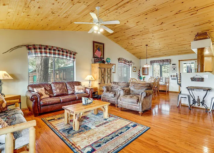 Hike, Fish & Enjoy Pond On-site: Bison Ranch Holiday home